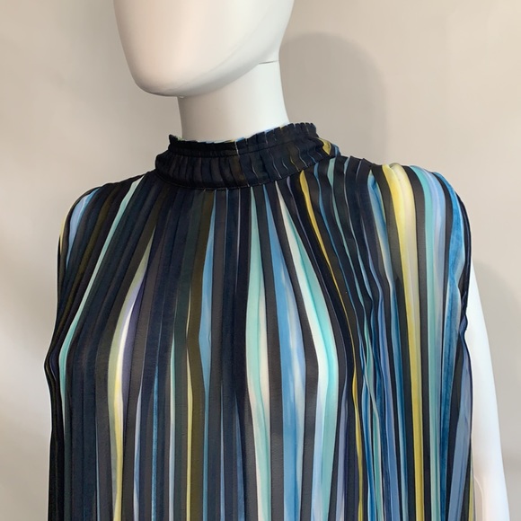 BCBGMaxazria NWT hi neck blue pleated dress - Picture 3 of 10